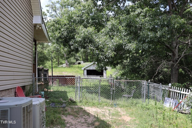 view of yard with cooling unit