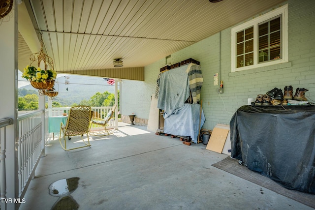 view of patio / terrace with covered porch