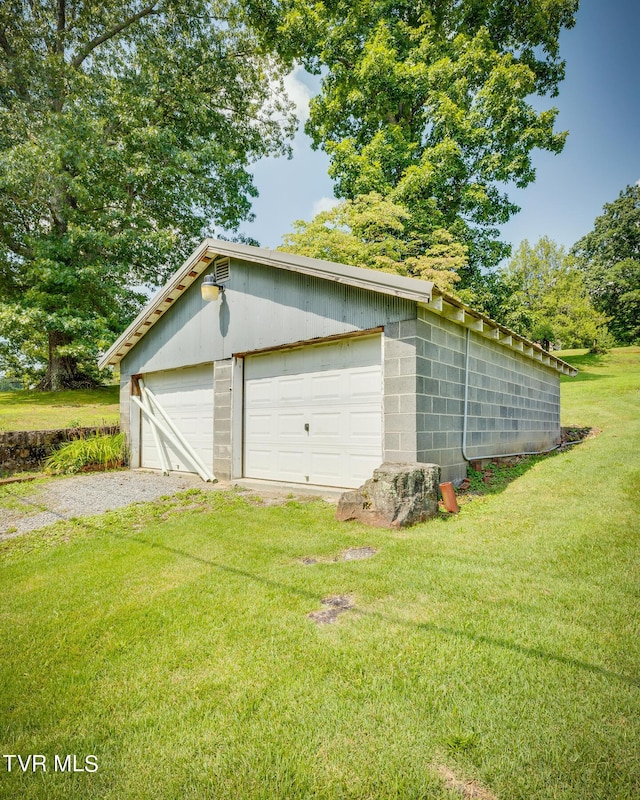 view of detached garage