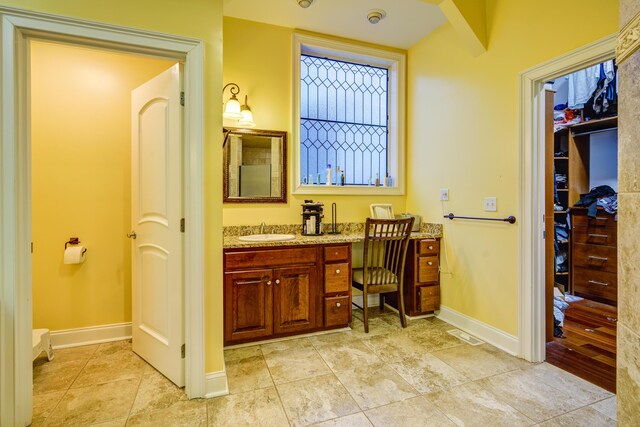 450 Lake Approach, Johnson City, TN 37601 - bathroom with visible vents, vanity, and baseboards