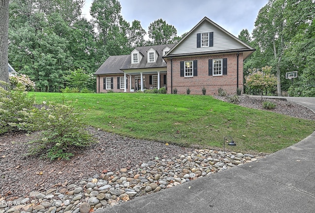 view of front of house with a front yard