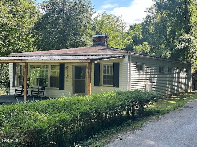 view of front of property