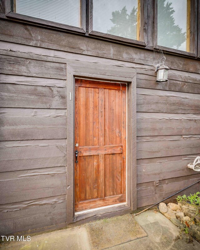 2390 W Allens Bridge Rd, Greeneville, TN 37743 - view of property entrance