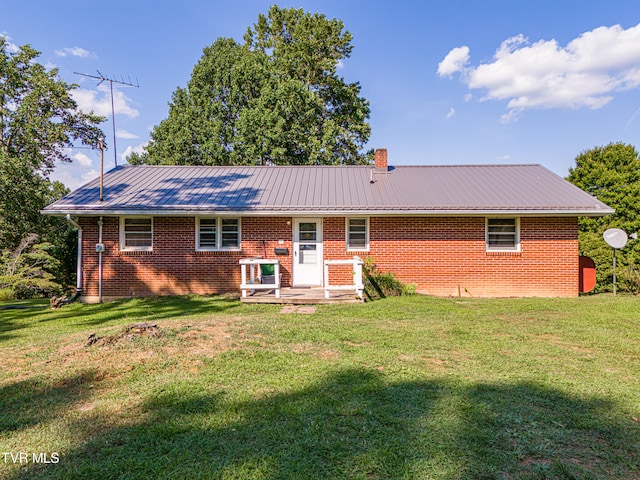 view of front of house with a front yard