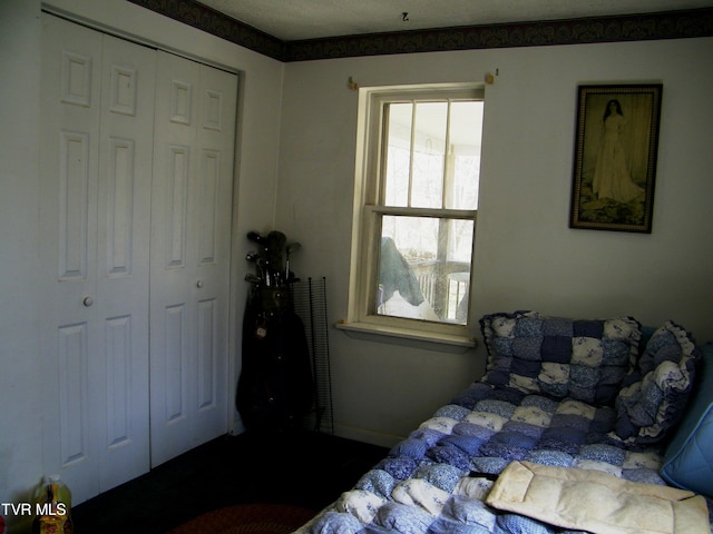 bedroom featuring a closet