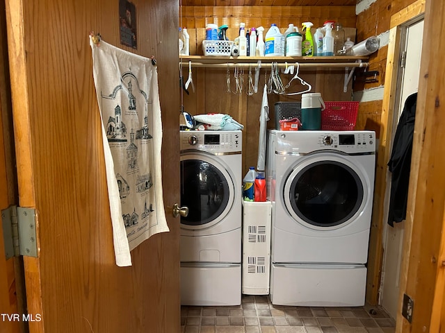 laundry room featuring washing machine and dryer