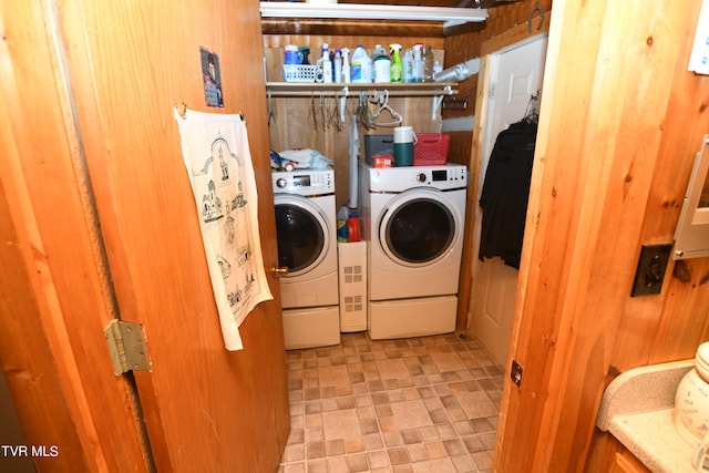 laundry room with washer and clothes dryer