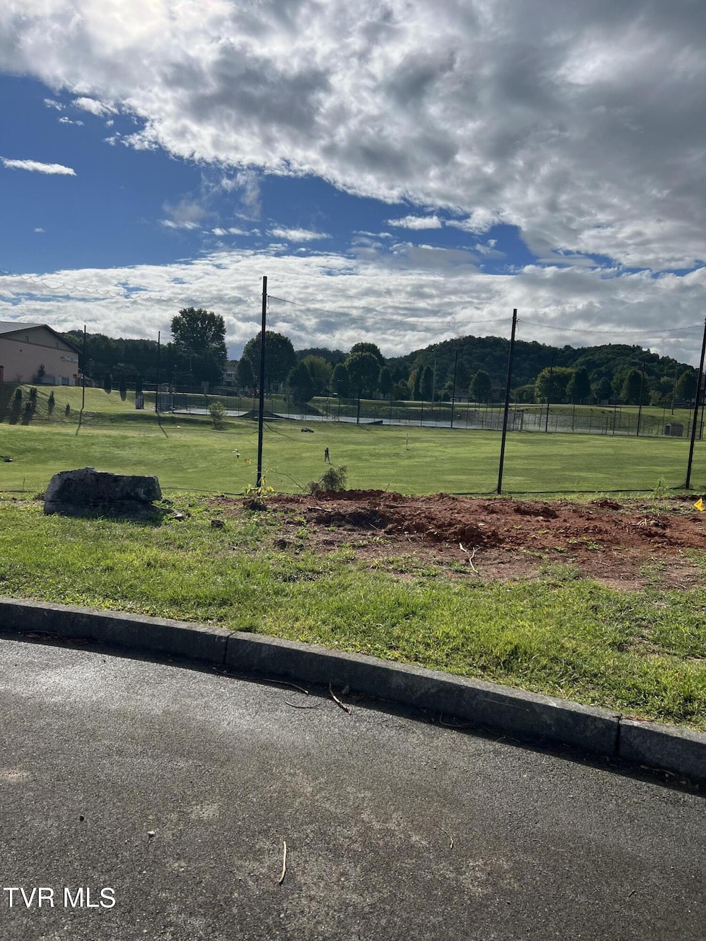 362 Monroe Dr, Bristol, TN 37620