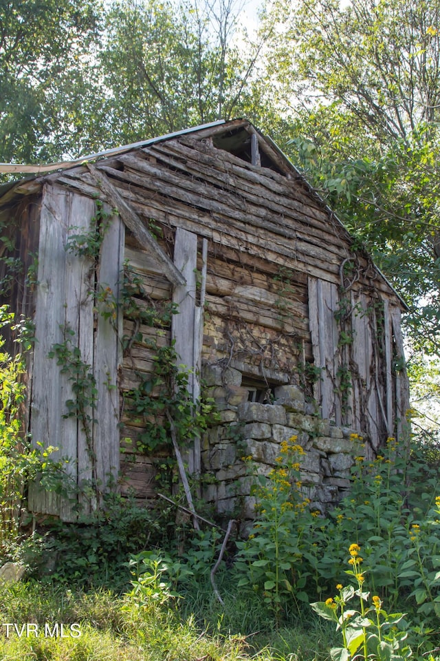 2666 Main St, Surgoinsville, TN 37873 - view of outdoor structure featuring an outbuilding