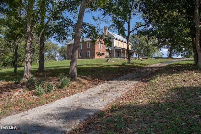 2666 Main St, Surgoinsville, TN 37873 - view of yard featuring aphalt driveway