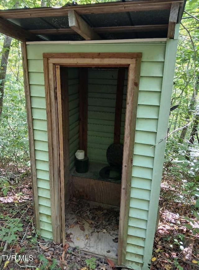 17532 Phillips Rd, Bristol, VA 24202