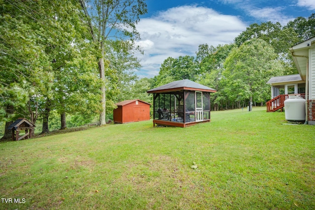 view of yard featuring a storage unit