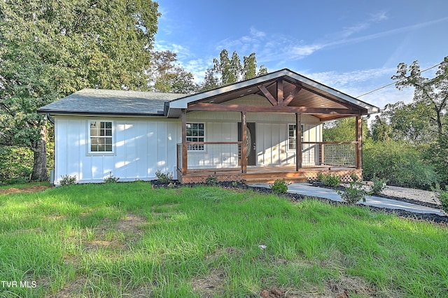 view of front facade featuring covered porch