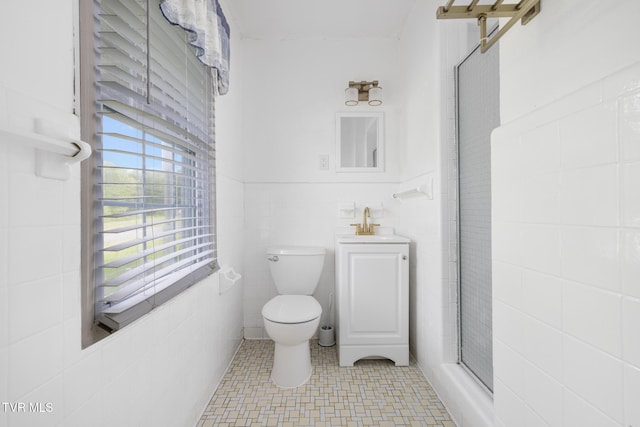 300 Wimberly Way, Bristol, TN 37620 - full bath featuring toilet, a stall shower, and tile walls