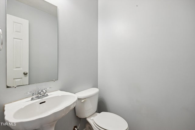 506 Pilgrim Ct Unit B, Johnson City, TN 37601 - half bath featuring toilet and a sink
