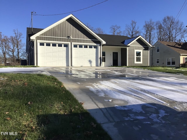 view of front facade with a garage