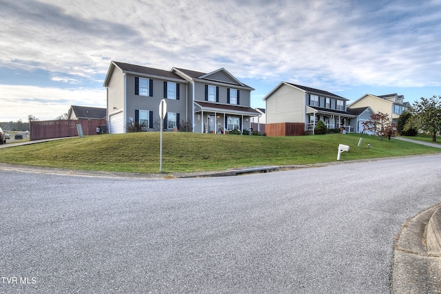 view of front of property featuring a front yard