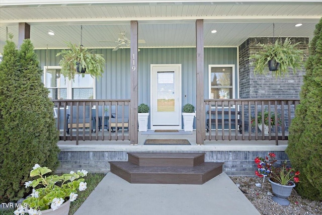 entrance to property featuring covered porch