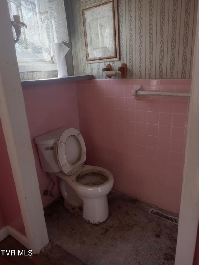 bathroom with toilet