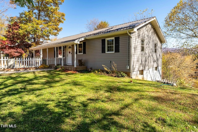 ranch-style home with a front yard