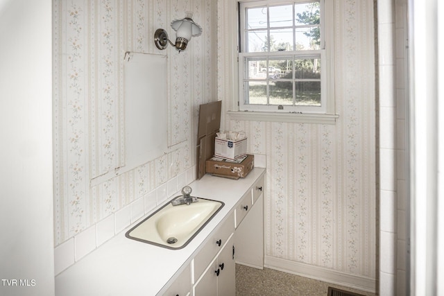 1021 Tusculum Blvd, Greeneville, TN 37745 - bathroom with vanity and wallpapered walls