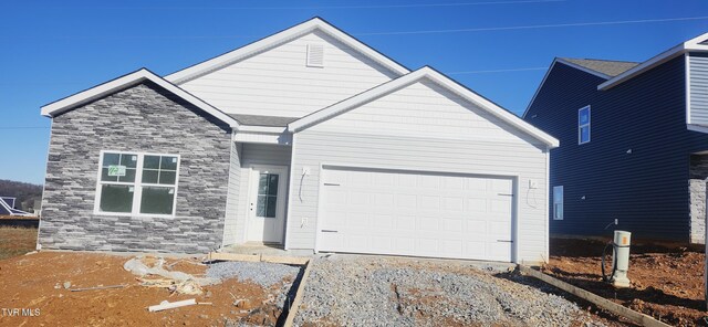 view of front facade featuring a garage