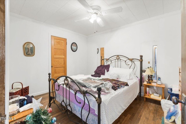 1312 Happy Valley St, Elizabethton, TN 37643 - bedroom featuring baseboards, ornamental molding, a ceiling fan, and hardwood / wood-style floors