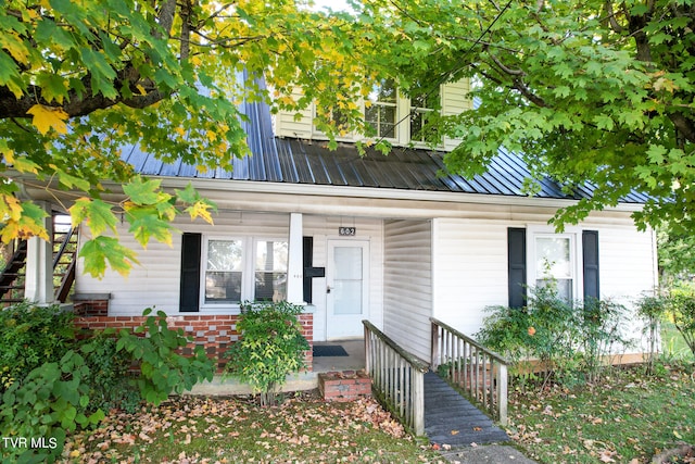 view of front of house with covered porch