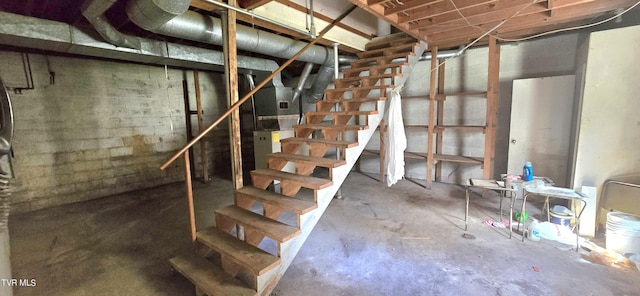 713 Woodhaven Dr, Johnson City, TN 37604 - unfinished below grade area featuring stairway