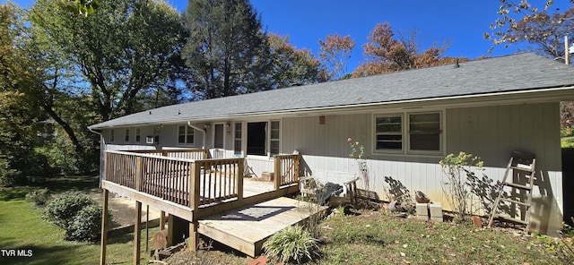 713 Woodhaven Dr, Johnson City, TN 37604 - rear view of house with a shingled roof and a wooden deck