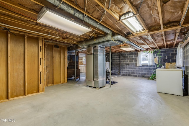 basement with washer / clothes dryer