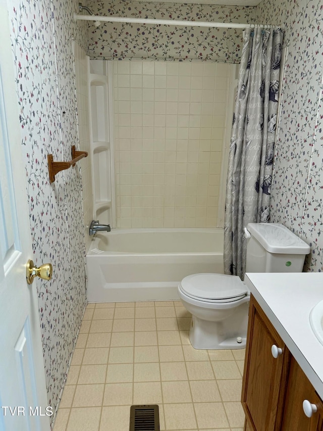 4527 Dorchester Rd, Norton, VA 24273 - full bathroom featuring wallpapered walls, shower / bath combo, vanity, and toilet