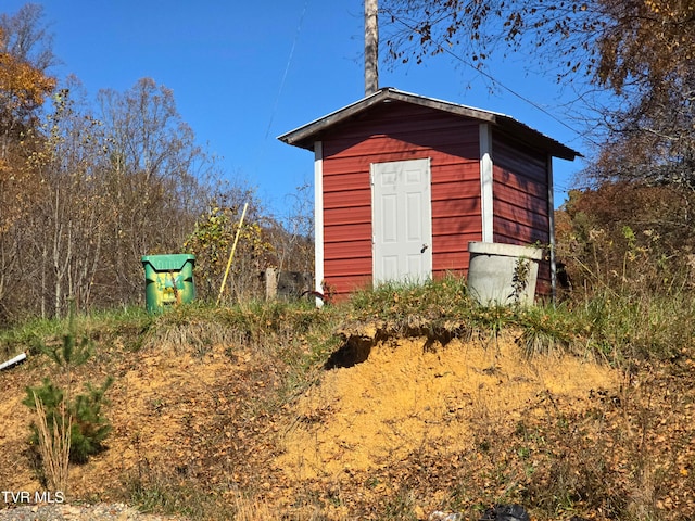 view of outdoor structure