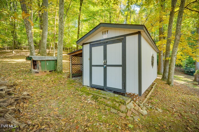 view of outbuilding