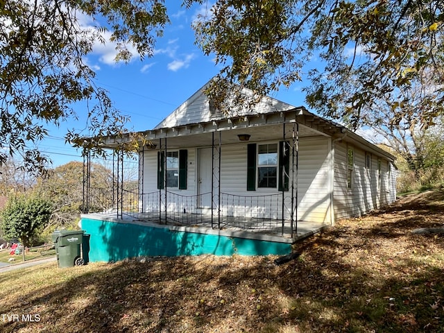 view of front of house featuring covered porch