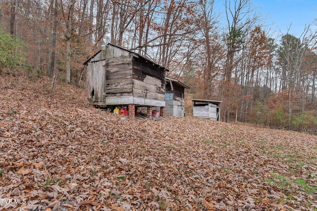 view of outdoor structure