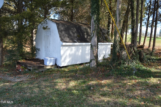 view of outdoor structure