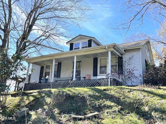 bungalow with a porch