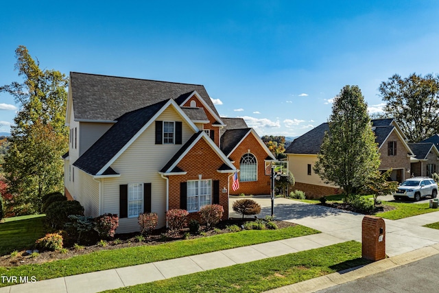 view of front of house with a front lawn