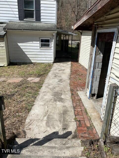 5332 Stonega Rd, Appalachia, VA 24216 - property entrance