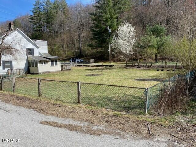 5332 Stonega Rd, Appalachia, VA 24216 - view of fenced yard