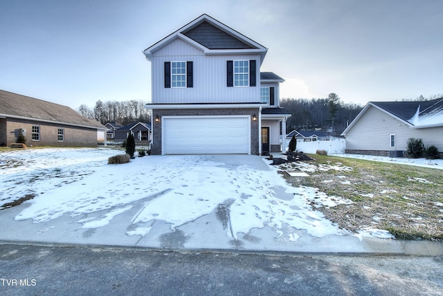 view of front property featuring a garage