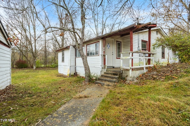 view of front of house with a front yard