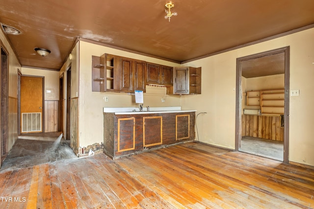 1667 Bristol Caverns Hwy, Bristol, TN 37620 - bar area with wood-type flooring and a sink