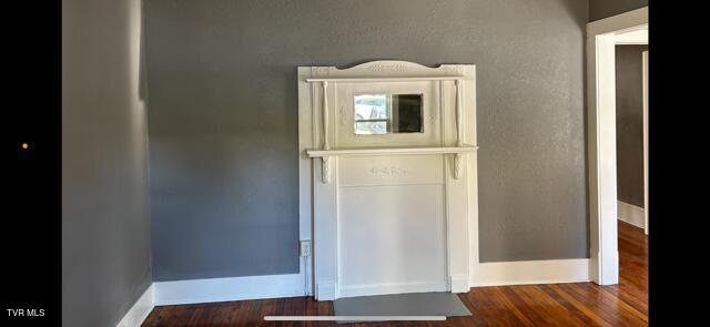 details with hardwood / wood-style flooring