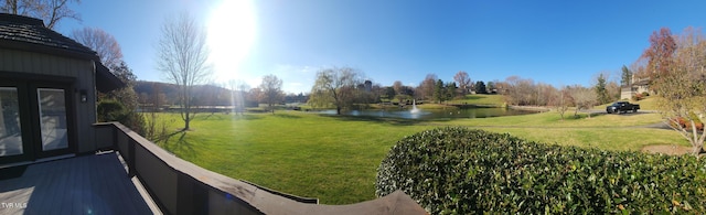 view of yard featuring a water view