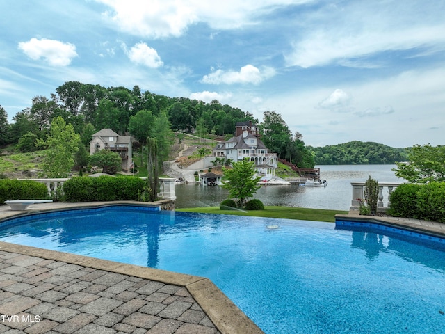 6 Edgewater Ct, Johnson City, TN 37615