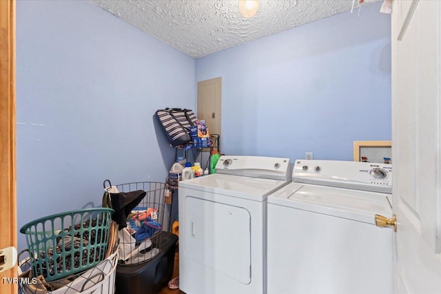 104 Maple St, Glade Spring, VA 24340 - laundry area featuring independent washer and dryer and a textured ceiling