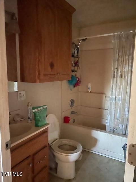 full bathroom featuring vanity, toilet, and shower / bath combo with shower curtain