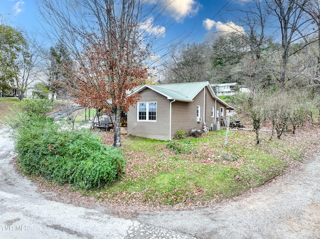 view of property exterior